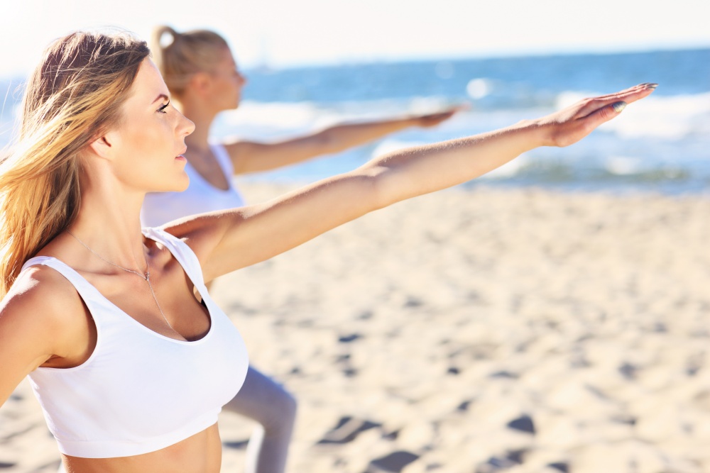 Yoga an der Ostsee in Baabe auf Rügen Sonnengruß direkt am Meer - so beginnt der Fastentag im R&R Hotel Störtebeker